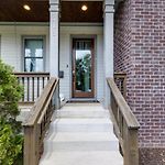 Tranquil East Nash Escape - Pool Table