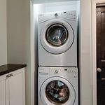 1-Story Home, Fenced Yard, Grill, Firepit, Parking, Sleeps 10, Pet-Friendly, Smart Tvs, 10 Mins To Nissan Stadium & Five Points, Cozy Bedrooms, Outdoor Fun, Perfect For Families & Groups
