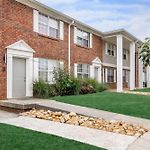 Brentwood C4 I Cozy & Comfy I 2Bd I Free Parking