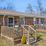 Family Friends And Free Parking Close To Downtown