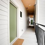 Spacious Top Floor Apartment Sleeps 6