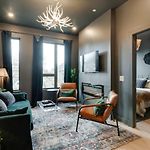 Spacious Top Floor Apartment Sleeps 6