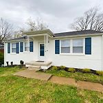 The Playhouse: 4Br Nashville Home With Spa, Basketball & Games