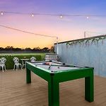 Bloom Haus Dt 2Miles - 8 Q Beds - Rooftop - Omg