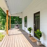 Nashoasis 10 Min To Dt, Gameroom, Huge Yard