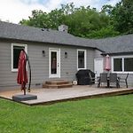 Modern Music City Oasis Sauna & Spacious Yard
