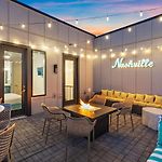 The Southern Lady - Newly Renovated Spacious Patio