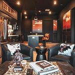Let Er Buck On Music Row, Mins To Broadway With Pool, Gym, Balcony