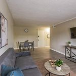 Avery Apartments D33 I Spacious 2 Bed 1 Bath