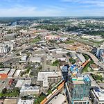Beverly Nash Downtown, Incredible Skyline Views, Walk To Broadway!
