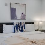 Boutique Condo On Nashville Riverfront- Park Free