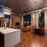 Nashville Riverfront Family Loft Stay For 4