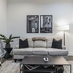 Centennial Park Condo Near Broadway Sleeps 4