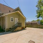 Huge Home For Groups Near Downtown