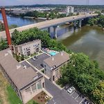 Cumberland River Condo Near Dt