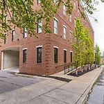 1 Bdr Loft Centrally Located In West End