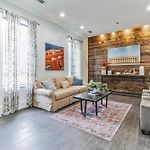 Dream Condo In Desirable West End