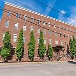 Dream Condo In Desirable West End
