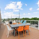 Chic Townhome For 8 W Rooftop