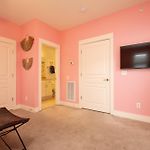 Pink Experience - West End Broadway & Restaurants