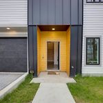 Skyline Luxury - Rooftop Deck- King Suites-Garage