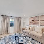 Stylish Nashville Getaway With Free Parking