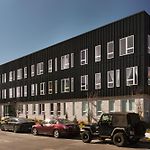 Dreamy Condo With Fireplace, Rooftop, Gym, Parking, Sleeps 5 With King Bed, Sleeper Sofa, Hidden Bunk, Shared Rooftop And Gym, Free Dedicated Parking, Minutes To Broadway, Five Points & Grand Ole Opry, 24 Hr Hospitality