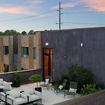 Landing Apartments - The Haysboro