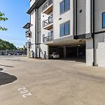 Only 4 Miles To Broadway With Free Parking And Tvs In Bedrooms