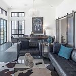 121 Hotel By Avantstay