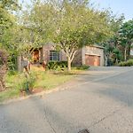 Family Home W/ Deck: 12 Mi To Downtown Nashville!