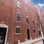 Music Alley - Walk To Broadway & Printers Alley