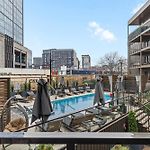 Walk To Broadway- Pool & Cabanas-Luxury Suite
