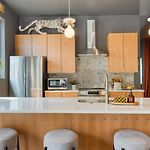 The Bloom House By Avantstay