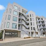 Modern 2 Bdr W River View Balcony Walk To Dt