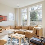Stunning New Build In East Nash Minutes To Broadway The Stage By Avantstay