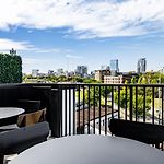 Lindsley By Avantstay