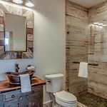 Rustic Studio Walkable To Music Row! By Stay Local Nashville