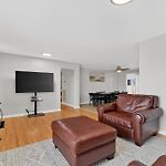 Quiet Retreat Near Opryland & Airport Home