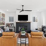 Modern House By Downtown With Garage And Fenced-In Yard
