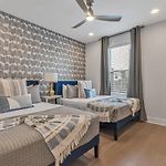 Combined Townhome With 26 Beds - 2 Rooftops!