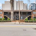 Cozy Condo By Music Row, Walk To Restaurants And Bars