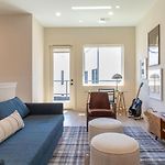 Conway: 3 Units By Avantstay