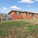 Quiet Retreat Near Opryland & Airport Home