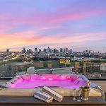 Elevator With Rooftop Hot Tub & Spacious Yard