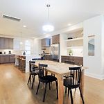 Stylish Brand-New Townhome Near Hotspots