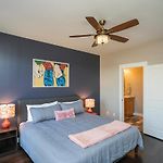 Beautiful Condo In The Heart Of Downtown Nashville Walk To Broadway