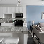 Landing Incredible 1Bd Pool Clubhouse