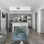 Landing Apartments - The Metropolitan