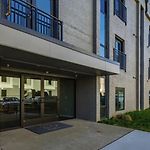 Landing Stylish Studio Clubhouse Pool